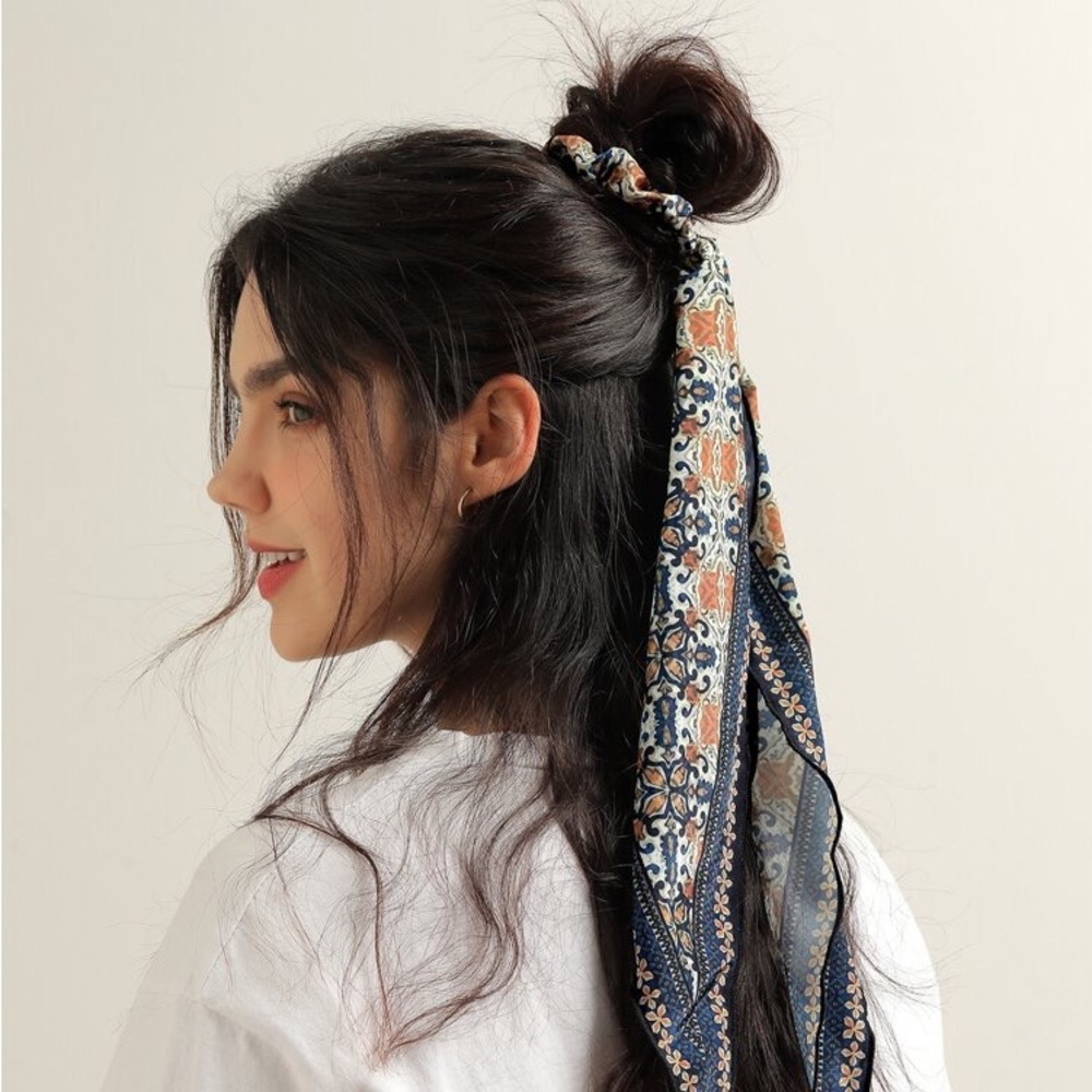 Scrunchie Hair Ribbon - Picture 2 of 2